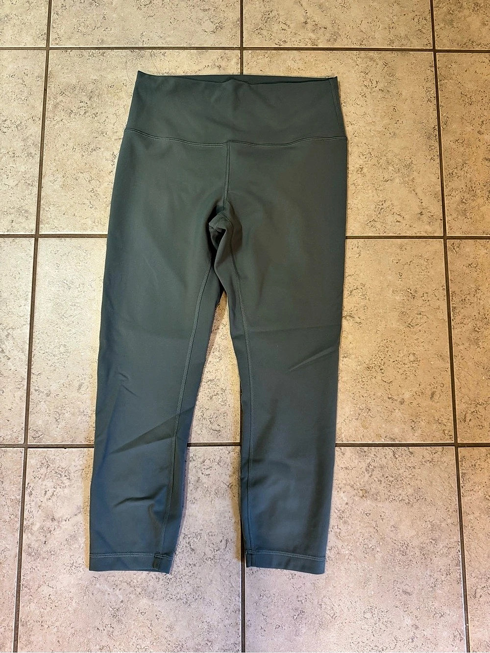 lululemon Wunder Train High-Rise Crop 23" Green Size 10